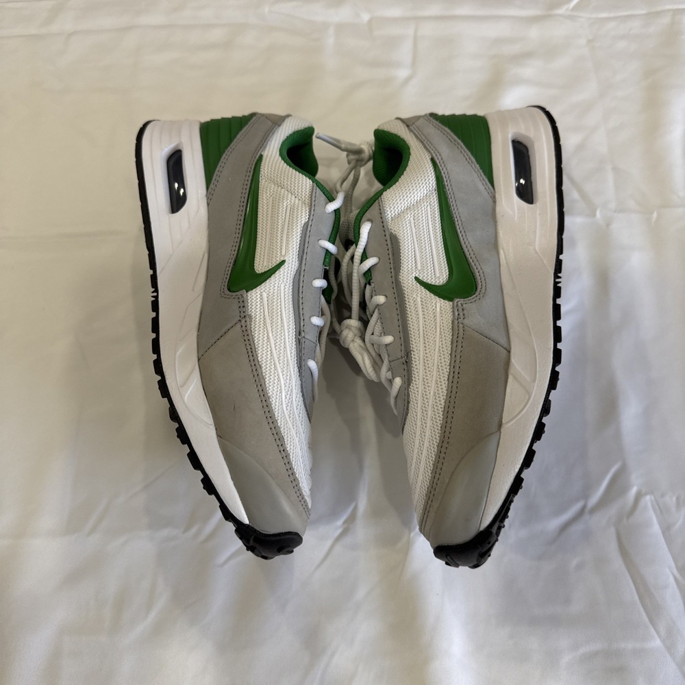New Nike Air Max Verse Oregon Ducks New With Box Sz Men's 7/Women's 8.5 - Picture 17 of 17